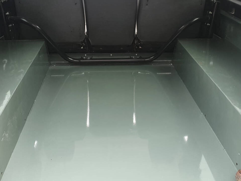 Image 21/62 de Land Rover Defender 90 (2003)
