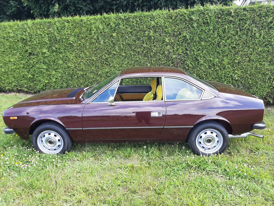 Image 11/25 of Lancia Beta Coupe 1300 (1979)