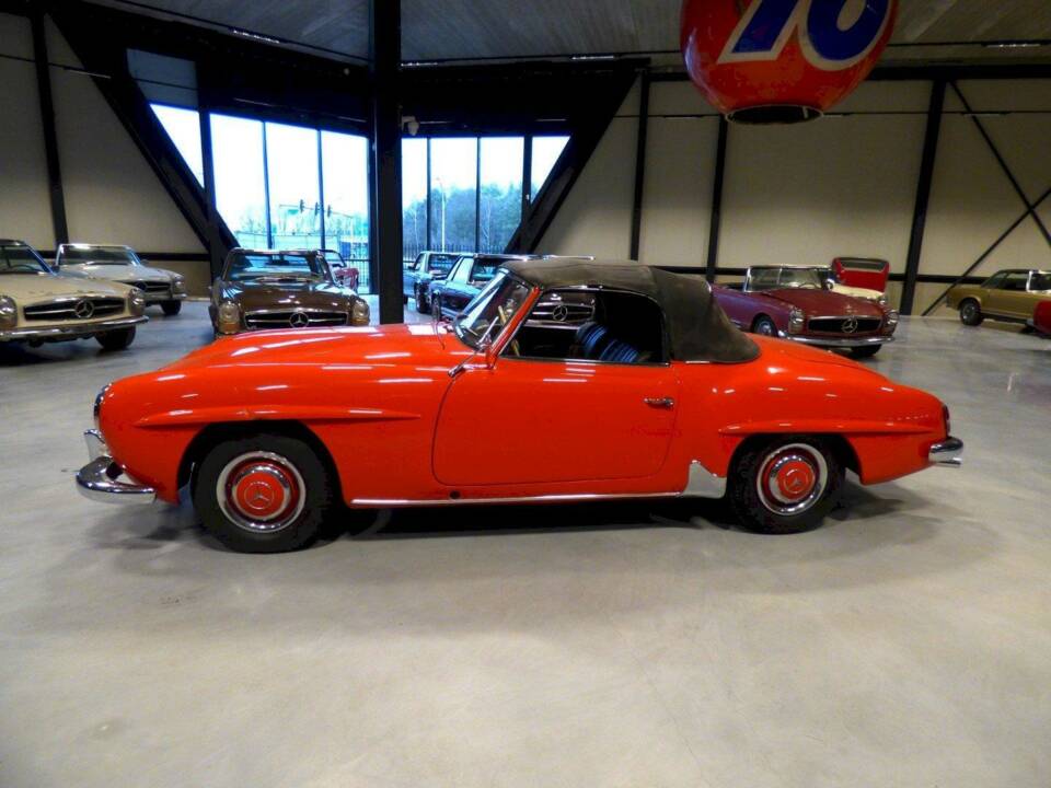Image 8/33 of Mercedes-Benz 190 SL (1961)