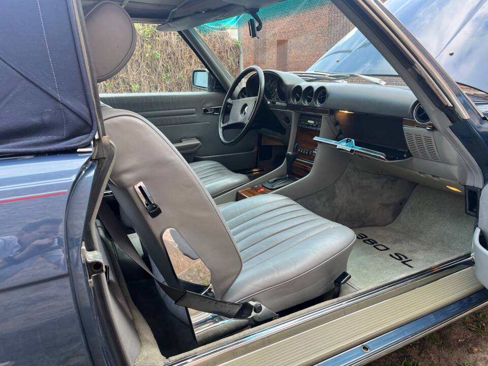 Afbeelding 69/146 van Mercedes-Benz 380 SL (1982)