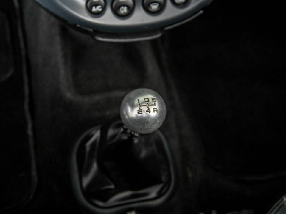 Image 28/50 of Ford Streetka (2004)