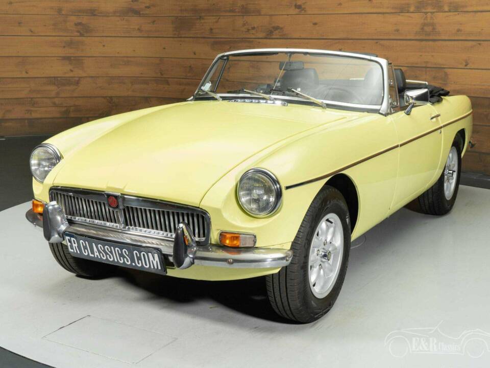 Image 4/19 de MG MGB (1977)