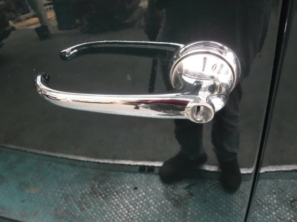 Image 18/50 of Packard 110 (1941)
