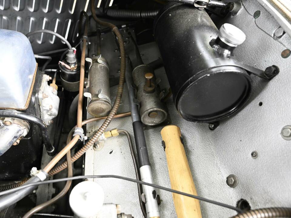 Image 42/50 of Alvis 4.3 Liter Saloon (1940)