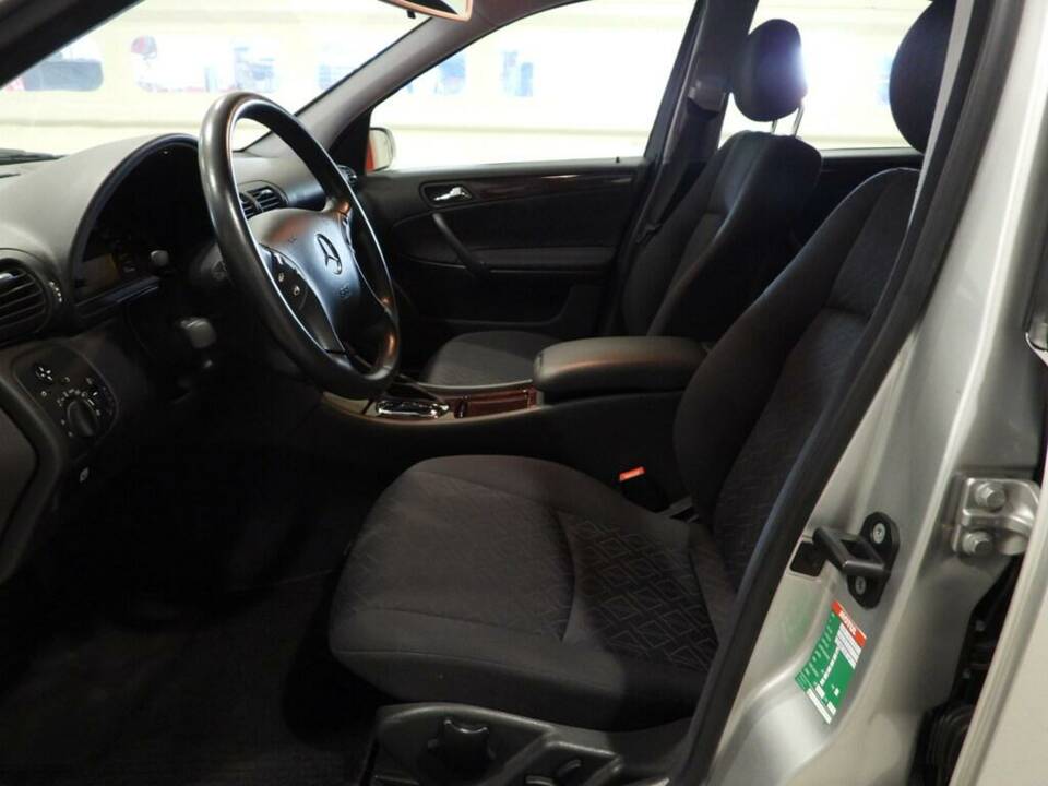 Image 5/15 of Mercedes-Benz C 200 Kompressor (2000)
