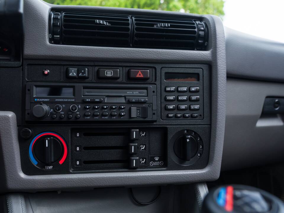 Afbeelding 27/53 van BMW M3 (1991)