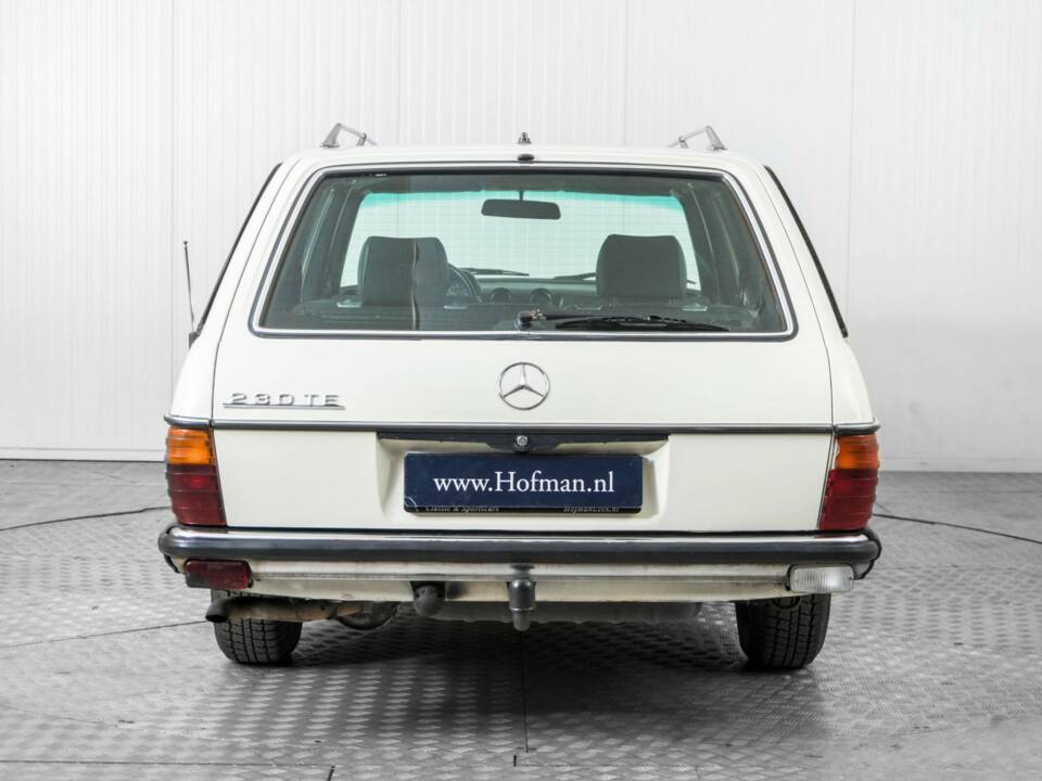 Bild 13/50 von Mercedes-Benz 230 TE (1984)