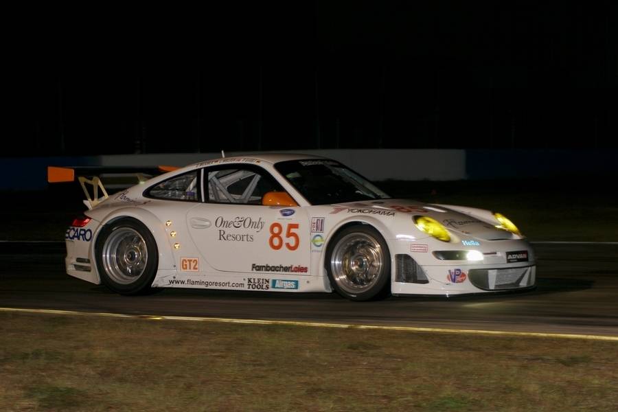 Imagen 25/38 de Porsche 911 GT3 RSR (2007)