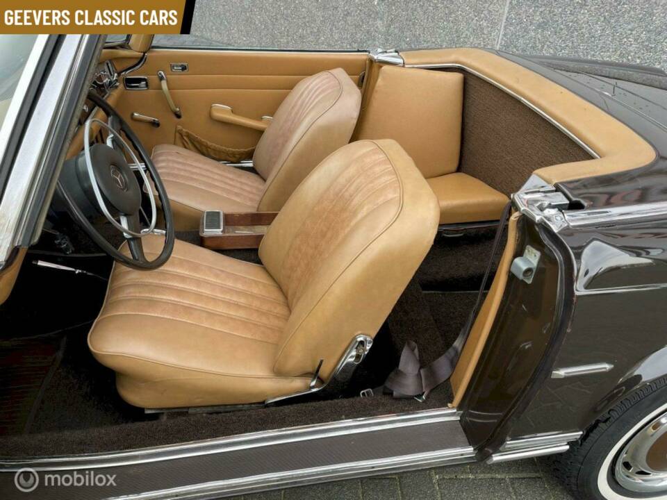 Image 9/13 of Mercedes-Benz 280 SL (1969)