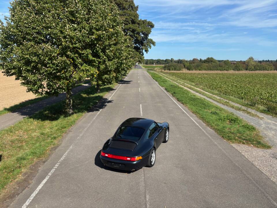 Bild 31/38 von Porsche 911 Carrera (1995)