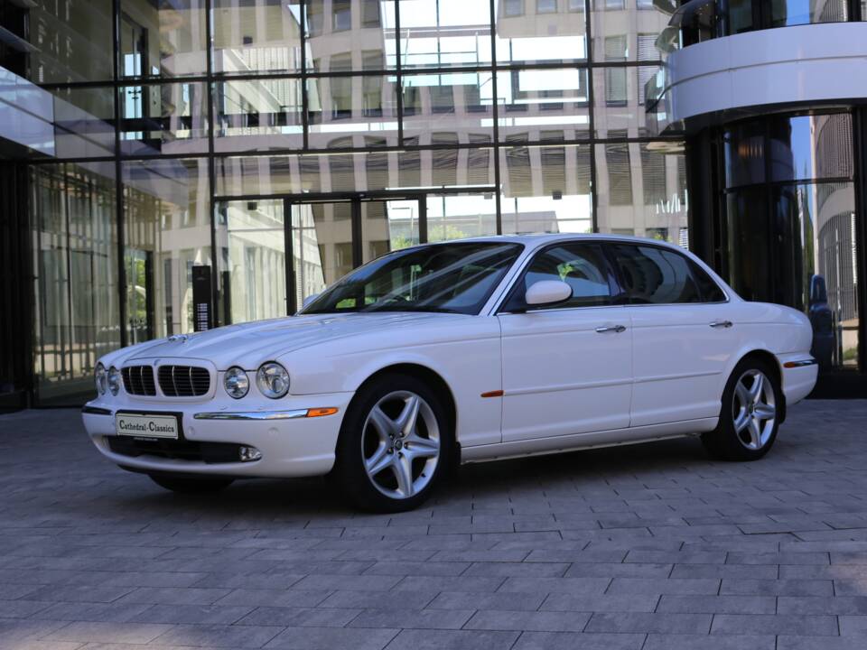 Imagen 10/77 de Jaguar XJ 8 4.2 (2005)