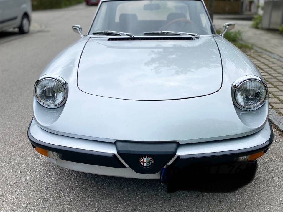 Afbeelding 2/31 van Alfa Romeo 1.6 Spider (1985)