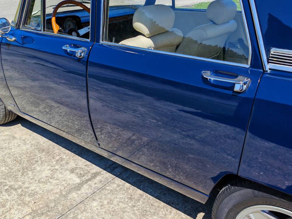 Image 23/50 of Alfa Romeo 2000 Berlina (1972)
