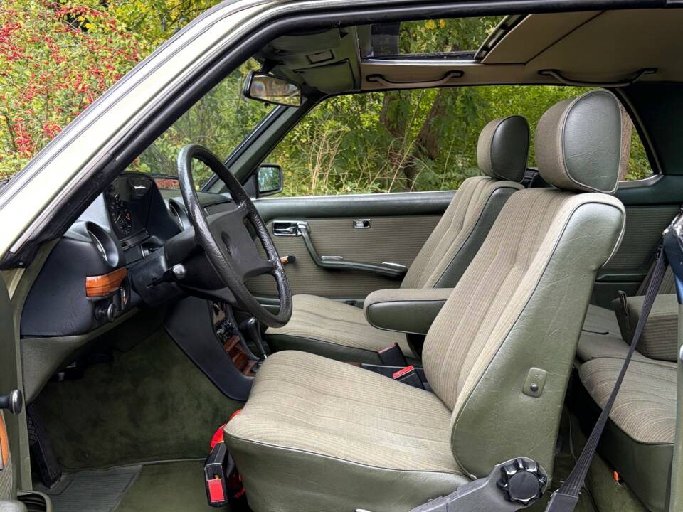 Afbeelding 22/35 van Mercedes-Benz 280 CE (1983)