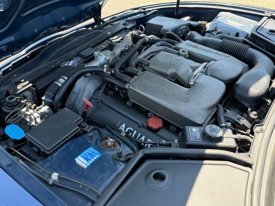 Image 20/20 of Jaguar XKR (2002)