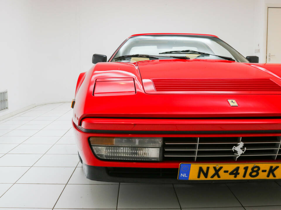 Image 13/20 de Ferrari 328 GTS (1987)