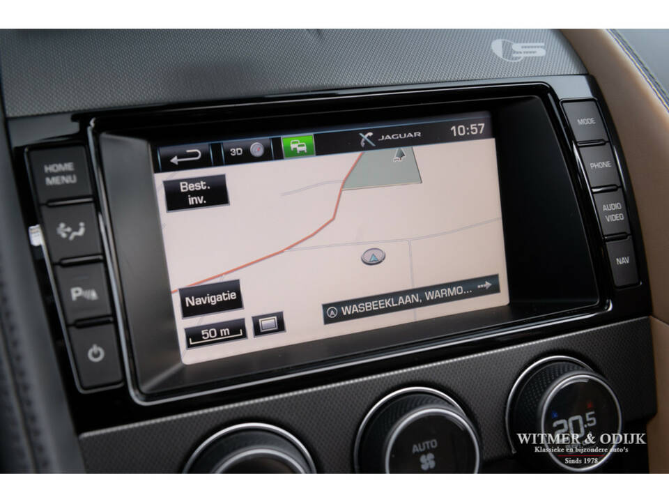 Image 21/38 of Jaguar F-Type S (2014)
