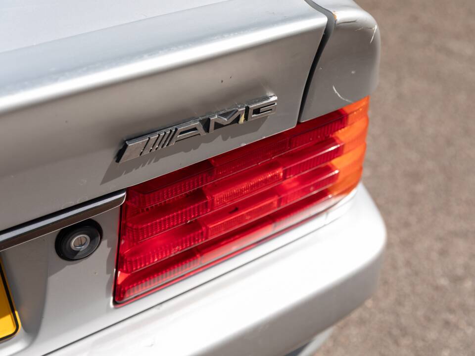 Image 35/50 of Mercedes-Benz SL 320 &quot;Mille Miglia&quot; (1995)
