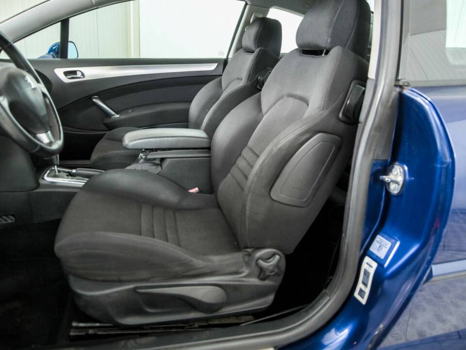 Bild 15/45 von Peugeot 407 3.0i V6 (2006)