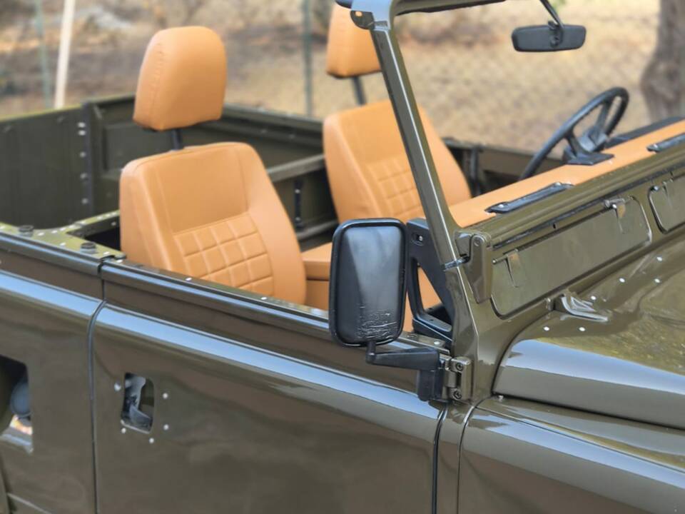 Image 5/25 of Land Rover 90 (1986)