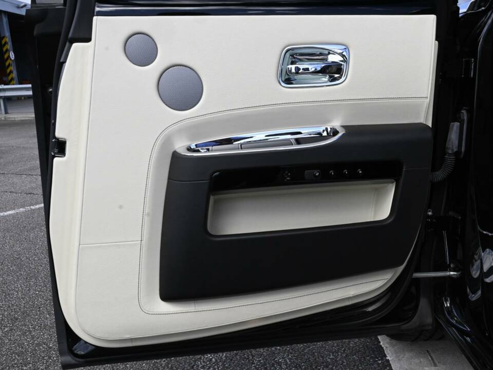 Immagine 36/50 di Rolls-Royce Ghost (2010)