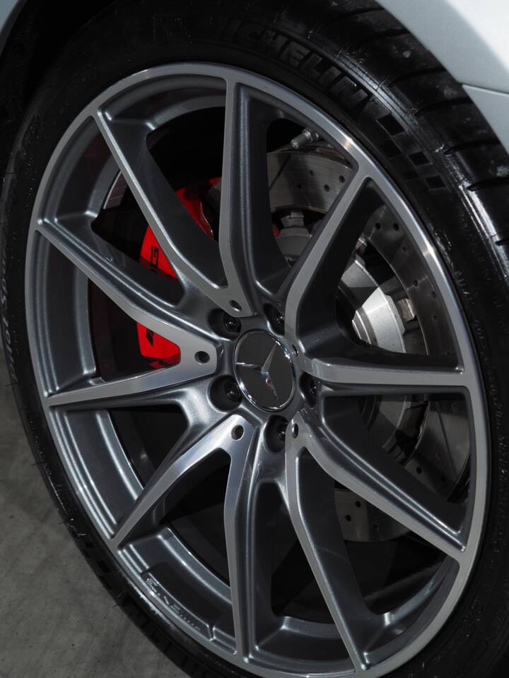 Image 17/49 of Mercedes-AMG GT-S (2015)