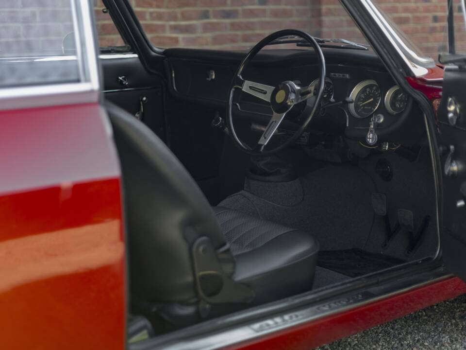 Image 33/50 of Alfa Romeo Giulia 1600 Sprint GT Veloce (1966)