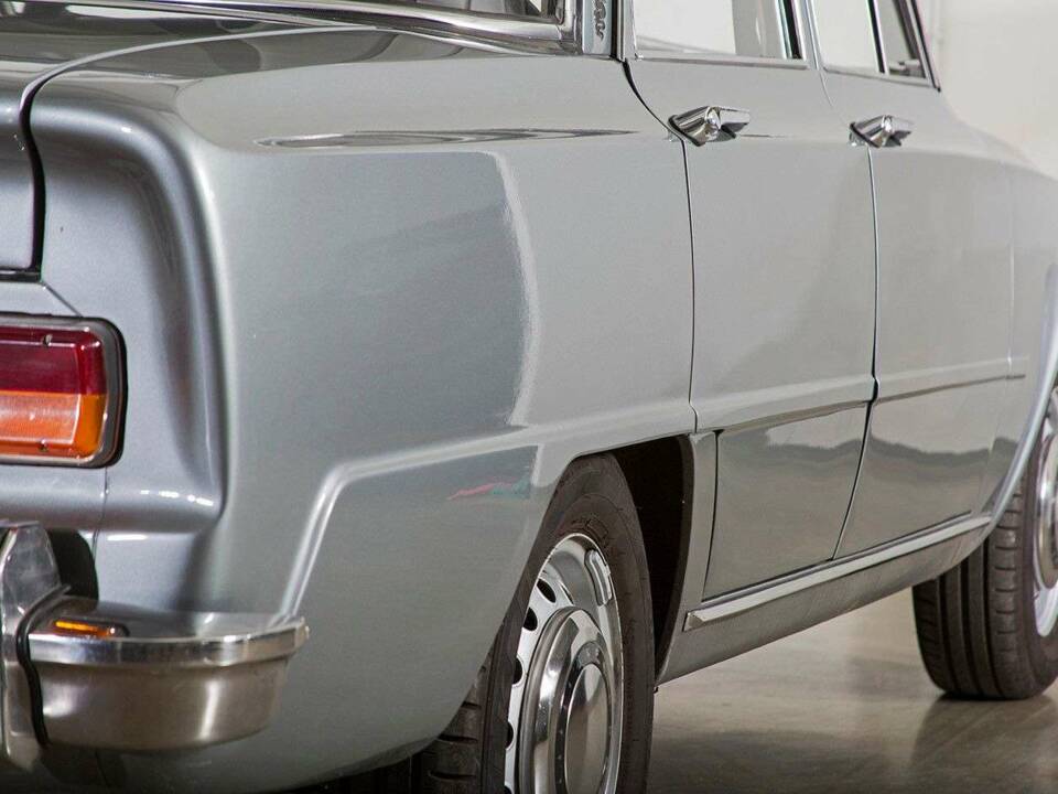 Image 9/23 of Alfa Romeo Giulia 1600 Super Biscione (1970)