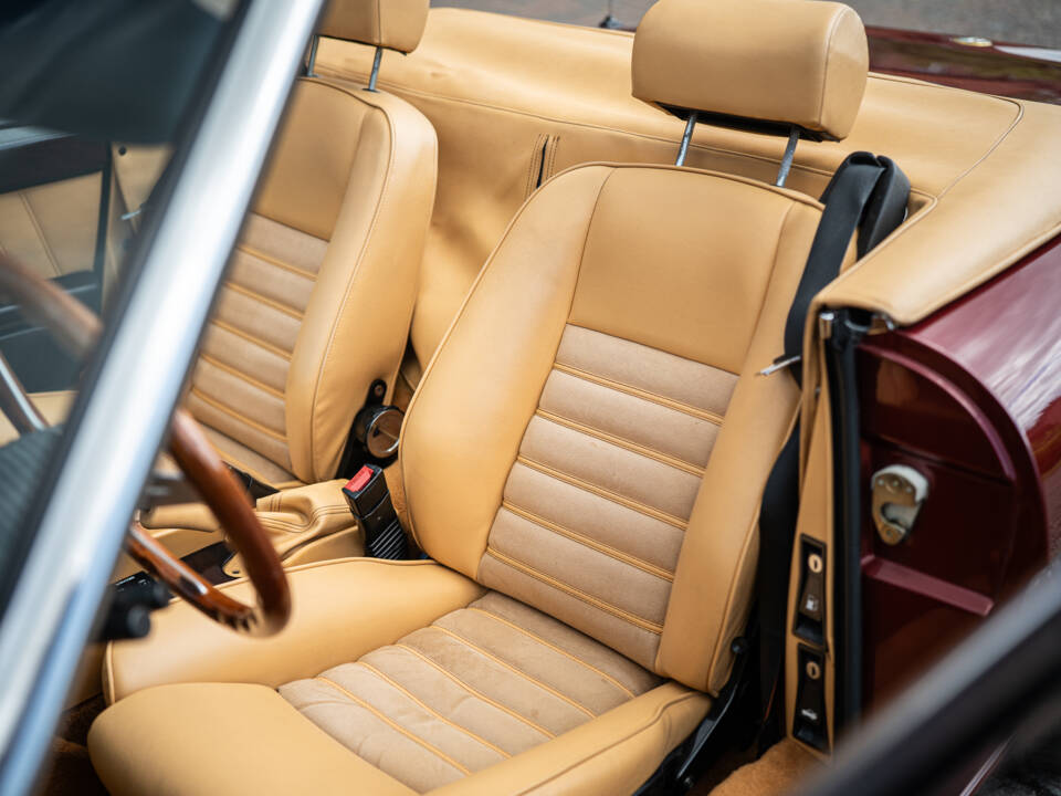 Image 28/42 of Alfa Romeo 2.0 Spider (1990)