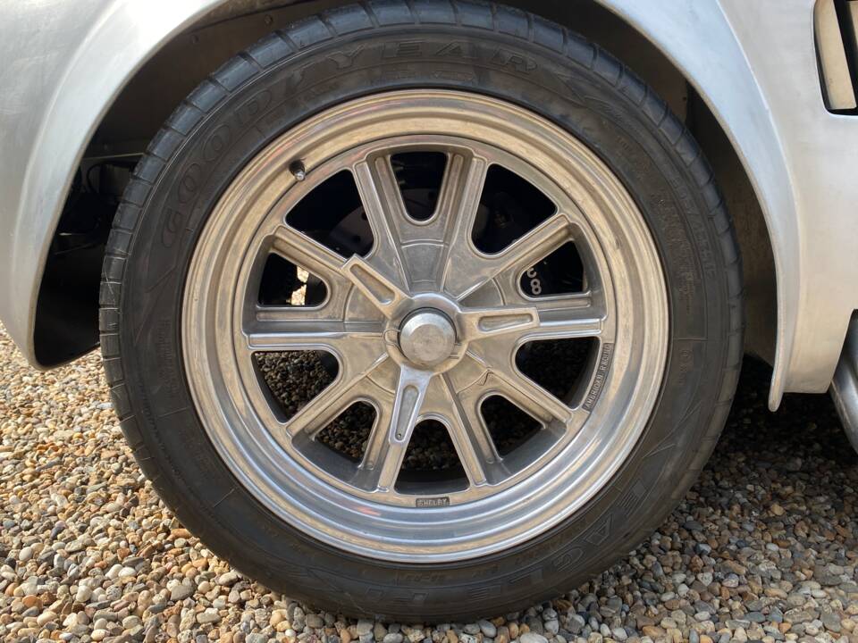 Immagine 23/27 di AC Cobra 427 (1967)