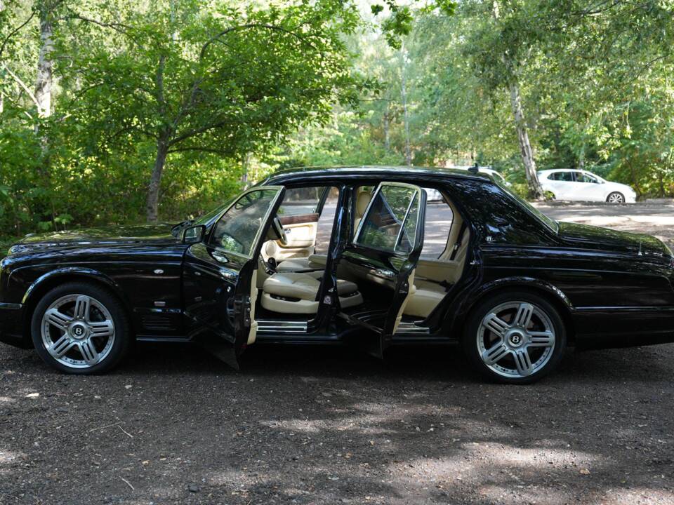 Image 30/50 of Bentley Arnage T (2004)