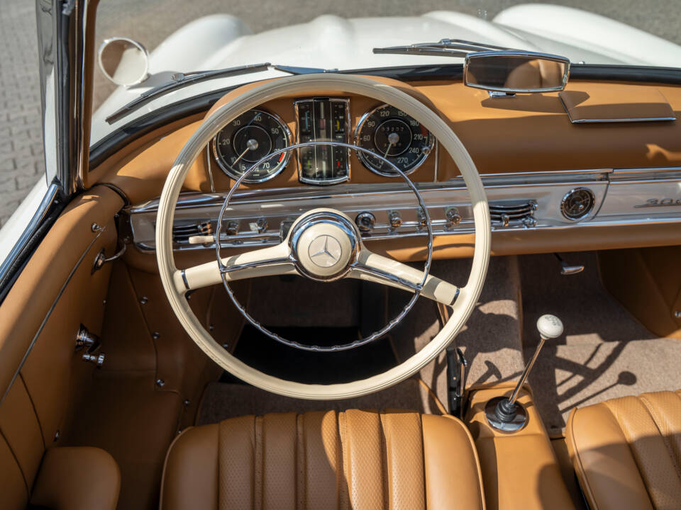 Immagine 28/38 di Mercedes-Benz 300 SL Roadster (1961)