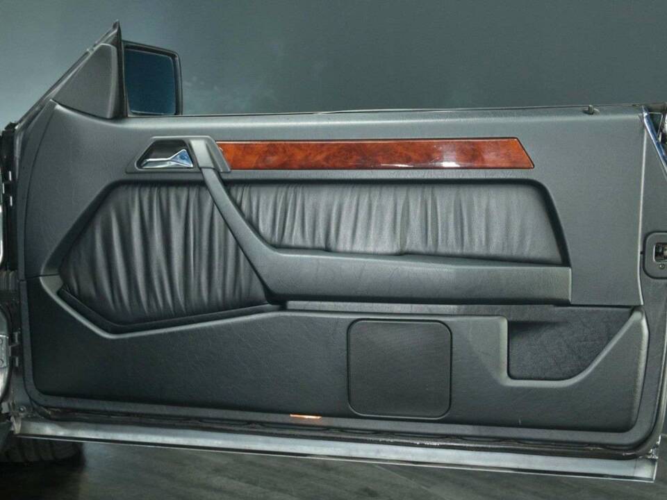 Bild 31/50 von Mercedes-Benz 300 CE-24 3.4 AMG (1993)