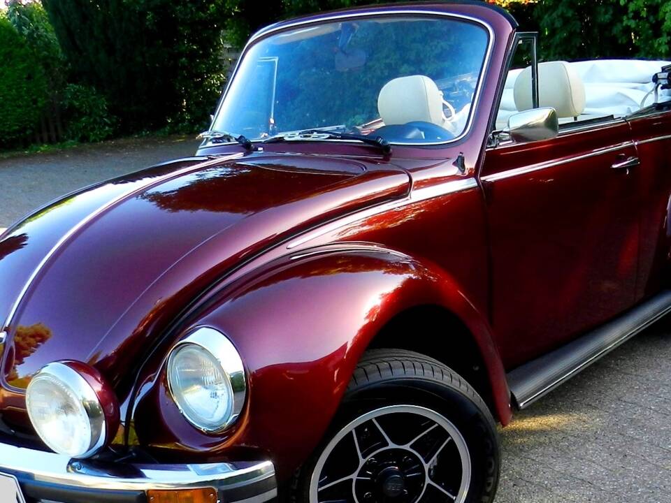Imagen 30/70 de Volkswagen Käfer 1303 LS (1978)