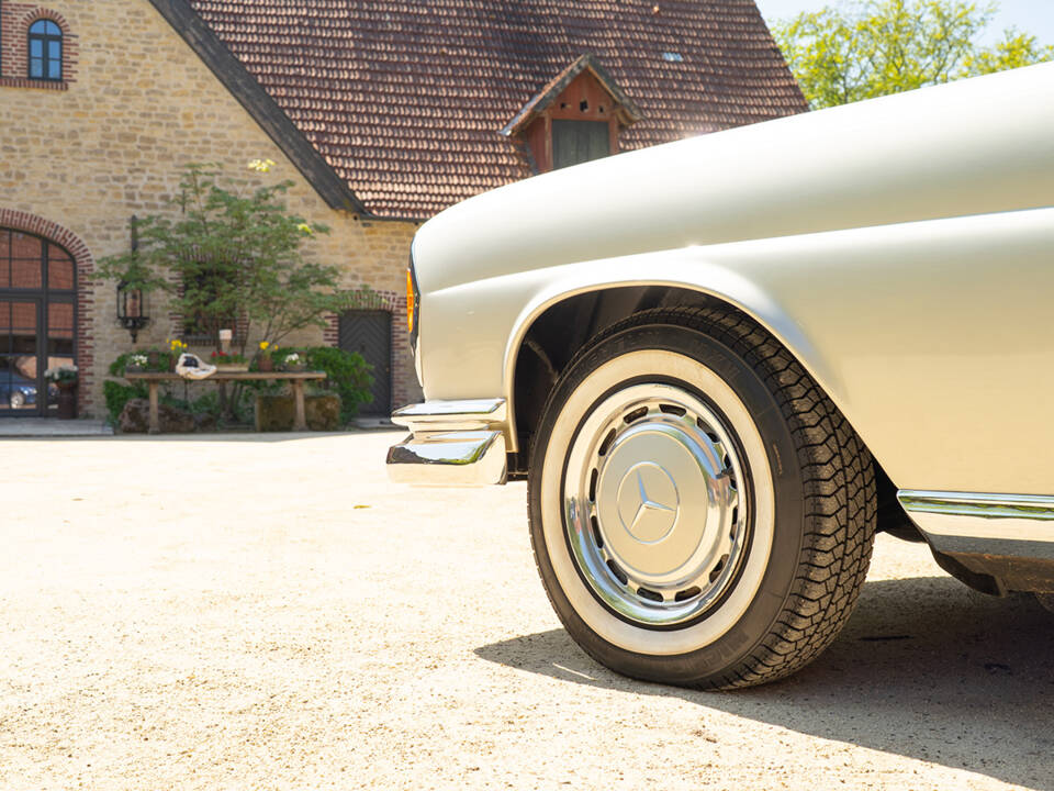 Bild 21/56 von Mercedes-Benz 280 SE (1968)