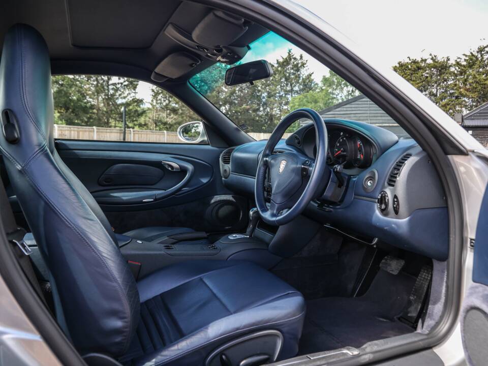 Image 17/32 of Porsche 911 Carrera (1998)