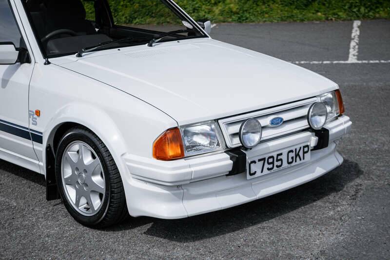 Image 8/33 de Ford Escort turbo RS (1986)
