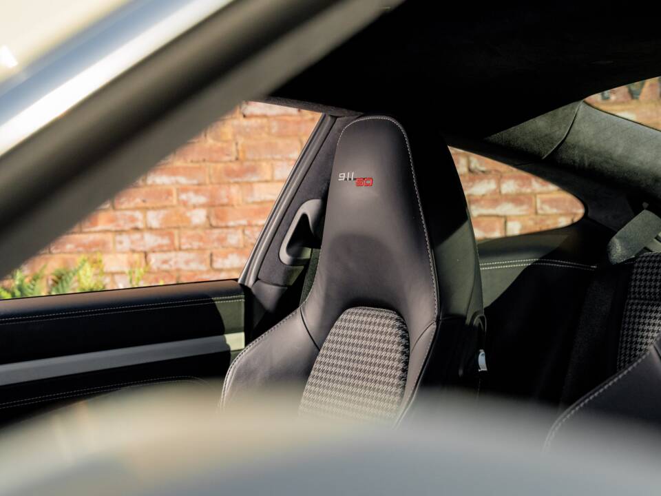 Immagine 38/71 di Porsche 911 Carrera S (2014)