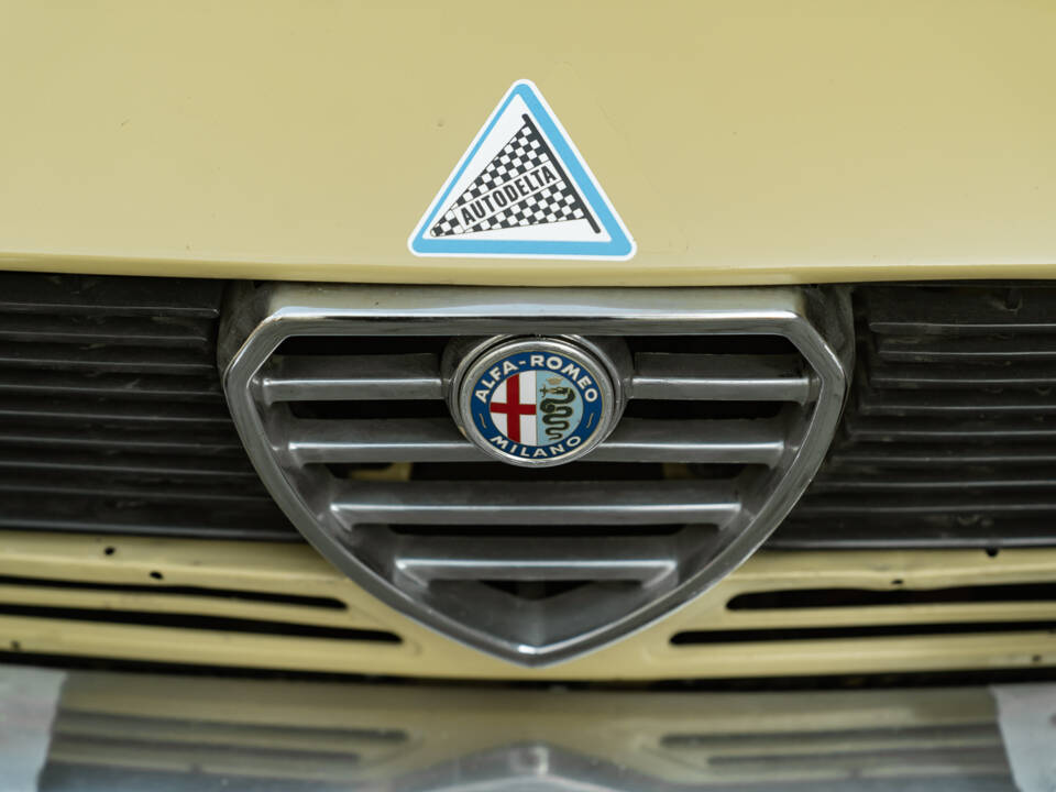Image 10/50 de Alfa Romeo Alfetta GT 1.8 (1975)