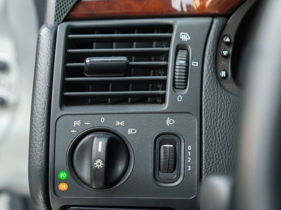 Afbeelding 43/50 van Mercedes-Benz E 430 (2000)