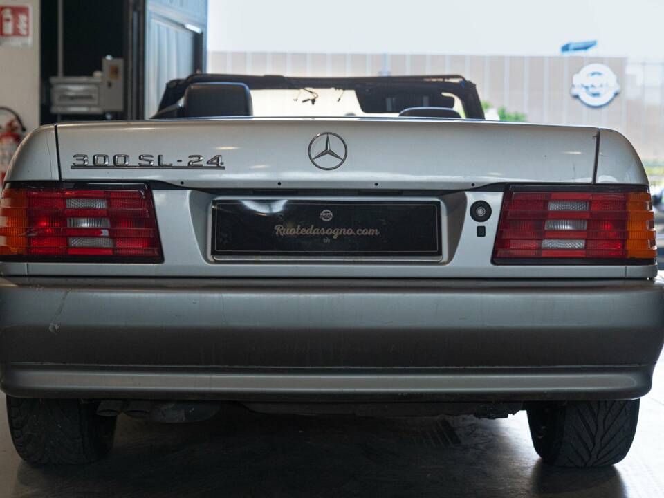 Image 7/14 of Mercedes-Benz 300 SL-24 (1991)