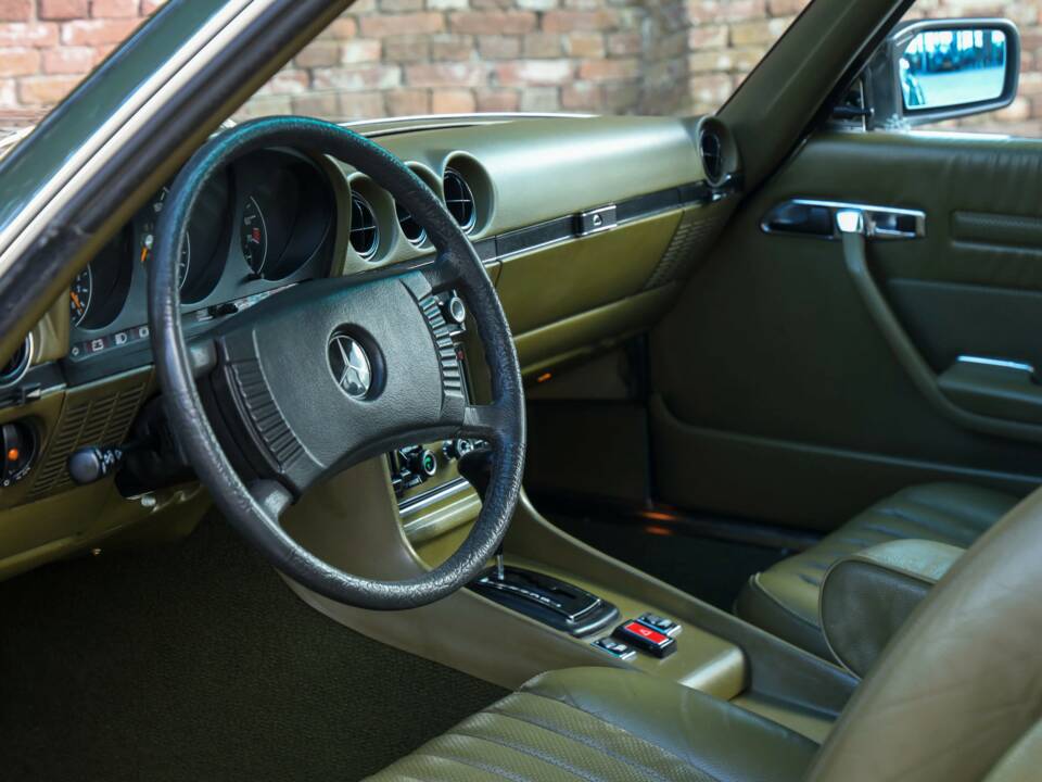 Image 22/50 de Mercedes-Benz 280 SLC (1976)