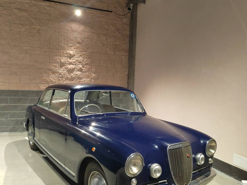 Image 4/6 de Lancia Aurelia B50 (1950)