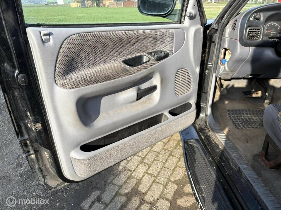 Bild 29/36 von Dodge Ram 1500 (1998)