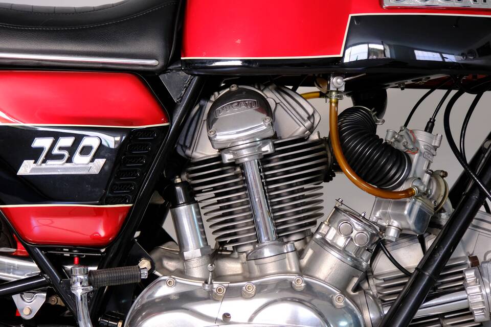 Immagine 7/96 di Ducati 750 GT (1974)