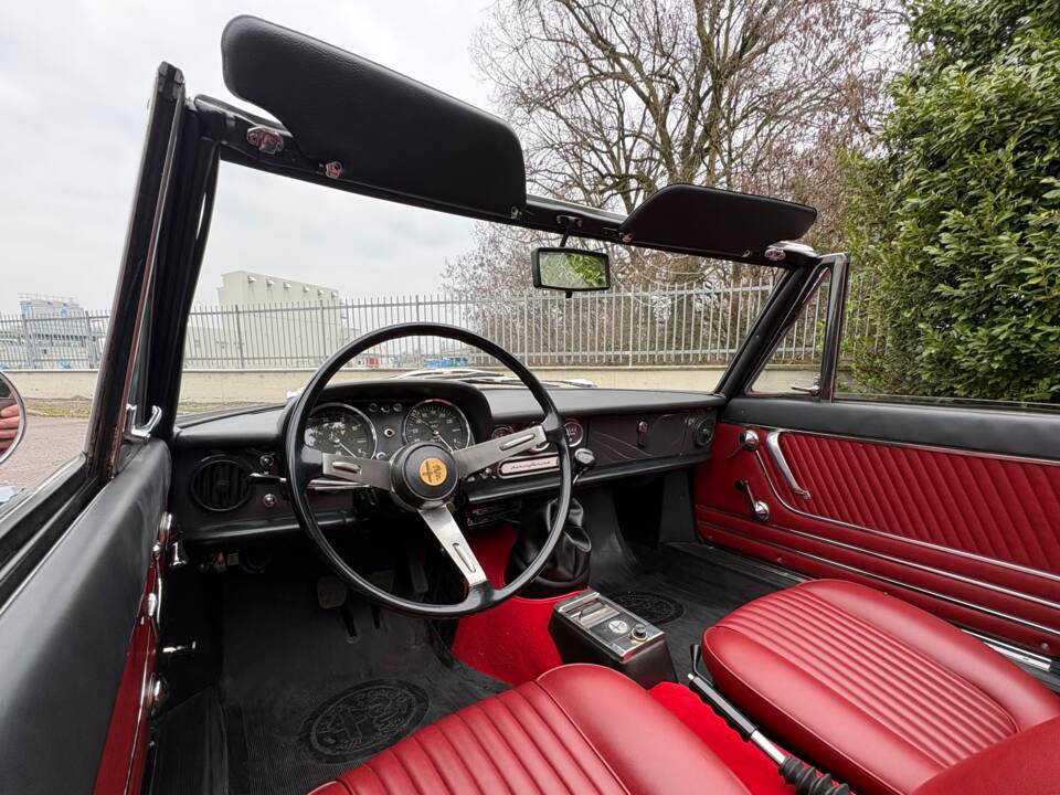 Imagen 6/32 de Alfa Romeo 1750 Spider (1970)