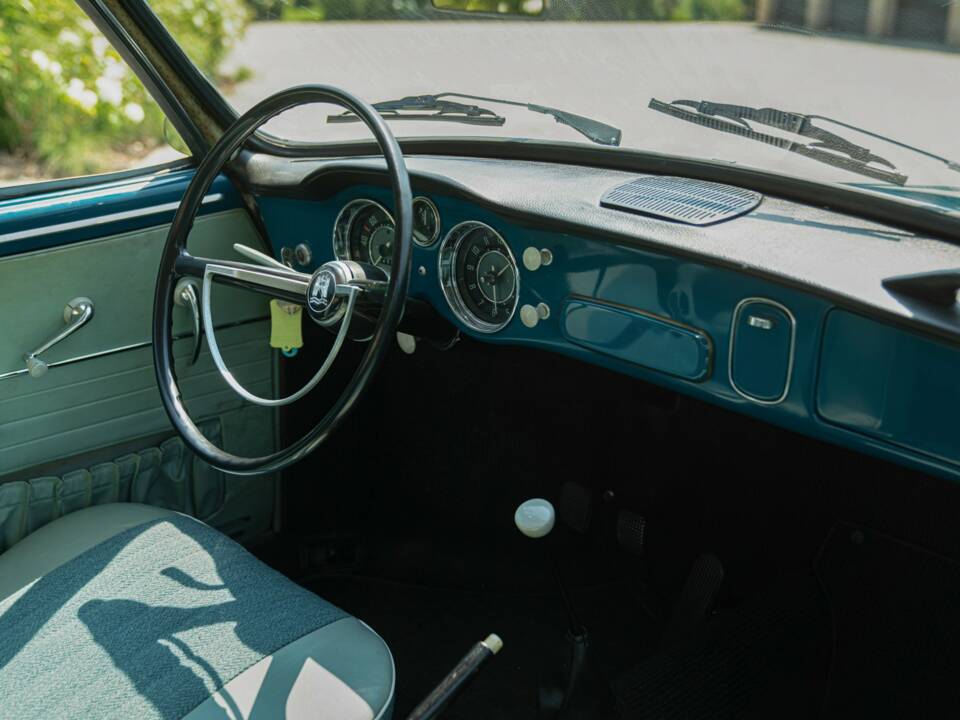 Immagine 44/50 di Volkswagen Karmann Ghia 1200 (1963)