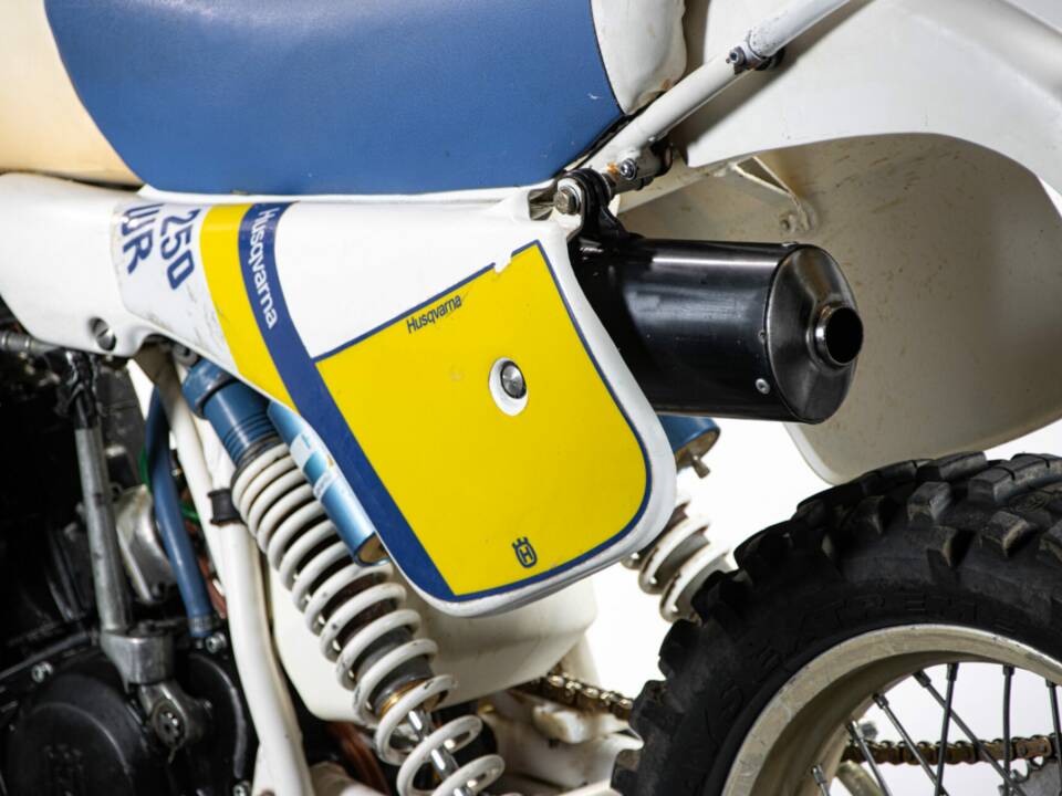 Image 11/50 of Husqvarna WR 250 (1985)