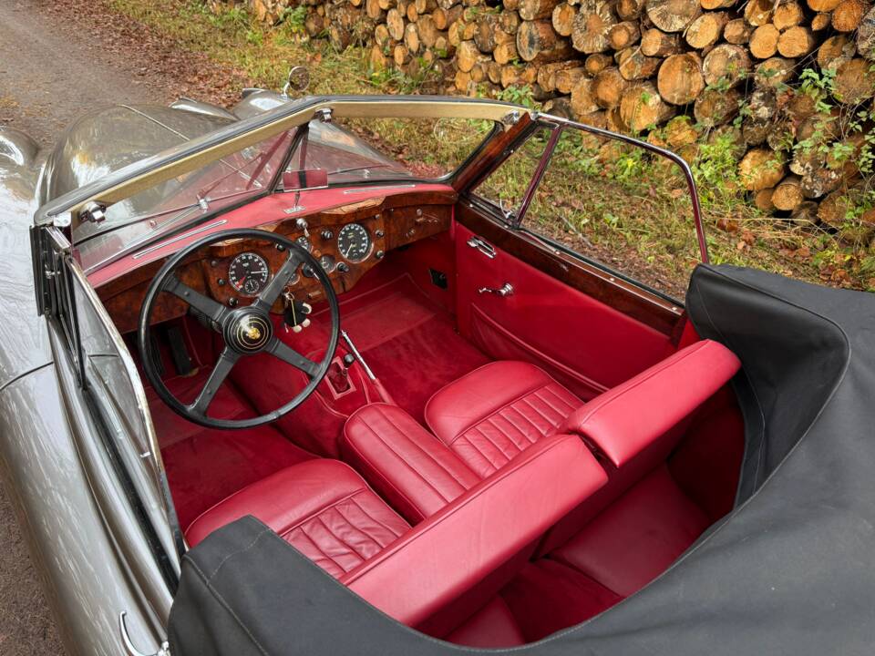 Image 24/25 de Jaguar XK 140 DHC (1956)