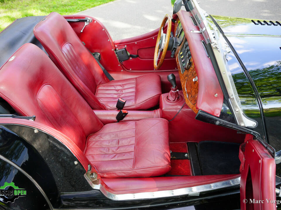 Image 10/54 of Morgan Plus 8 (1992)